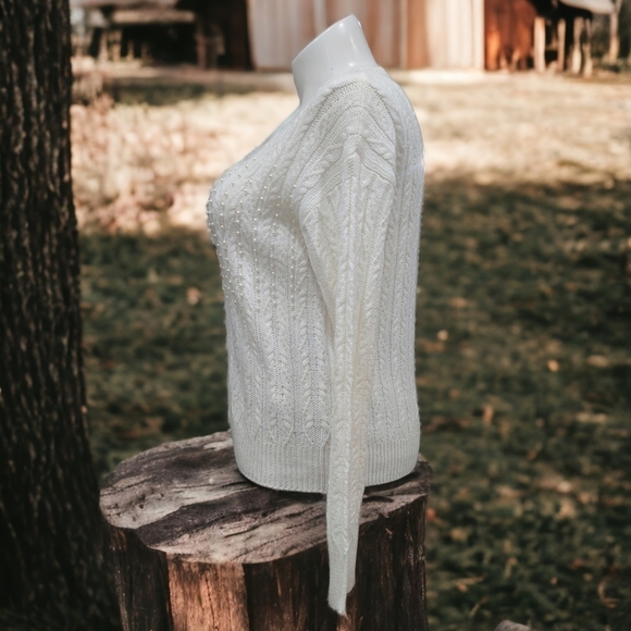 Retrology Pearl Front Cable Knit Sweater Size M Cream Relaxed Fit - Picture 3 of 14